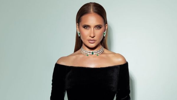 نيللي كريم تتألق بفستان أسود فاخر من توقيع إيلي صعب في أمسية "Steller" بأبوظبي