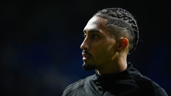 تطورات إيجابية في برشلونة: رافينيا يقترب من التعافي وبيدري يثير القلق