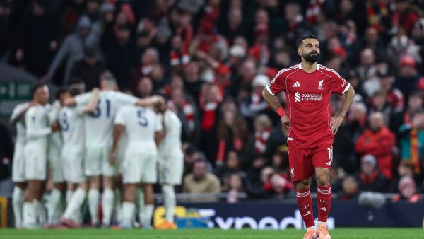 أسطورة النادي يفجر مفاجأة حول مستقبل صلاح