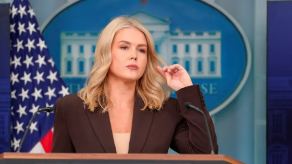 إدارة الهجرة الأمريكية تعتقل قريبة المتحدثة باسم البيت الأبيض 