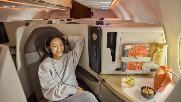 الاتحاد للطيران تتوّج كواحدة من أفضل شركات الطيران العالمية في تقييم AirHelp لعام 2025