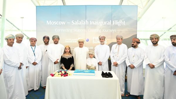 الطيران العُماني يحتفل بوصول أولى رحلاته المُباشرة من موسكو إلى مطار صلالة 