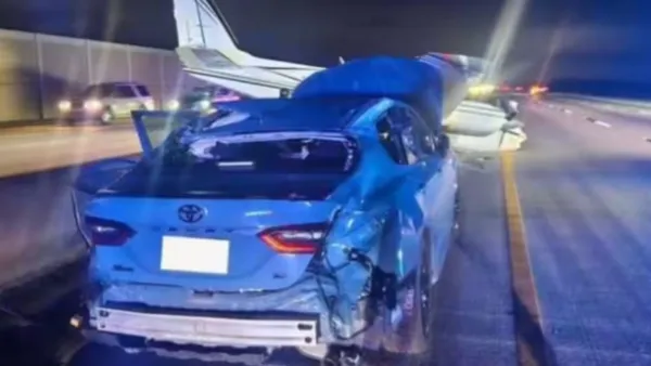 لحظة اصطدام عنيفة بمركبة على الطريق السريع