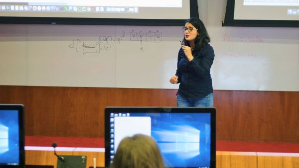 AI's Inclusion Gap: CMU-Q’s expert in Arabic AI calls for research that "reflects our culture and identity"