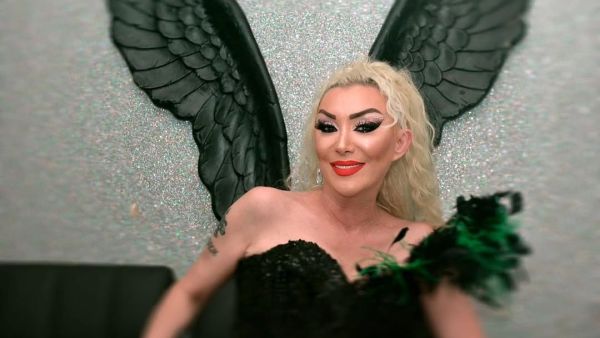 Turkish singer Güllü