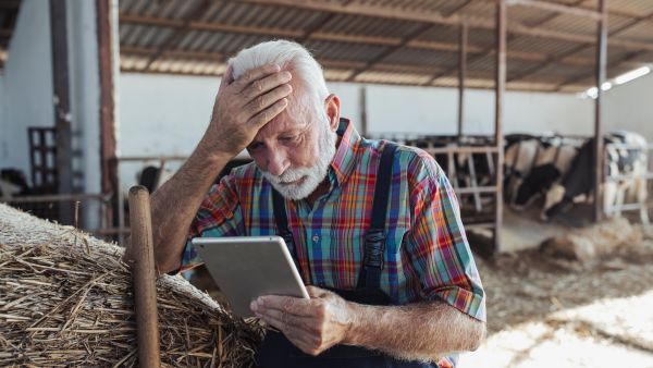 ترامب يعلن دعم المزارعين المتضررين من الرسوم الجمركية بـ 12 مليار دولار