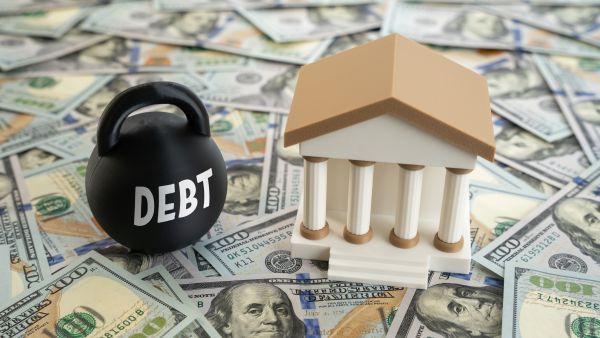 الدين العام العالمي يقترب من تريليونات الدولارات.. هل اقتربنا من الانفجار؟