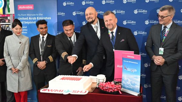 العربية للطيران تطلق خدمتها الجديدة إلى مطار وارسو مودلين