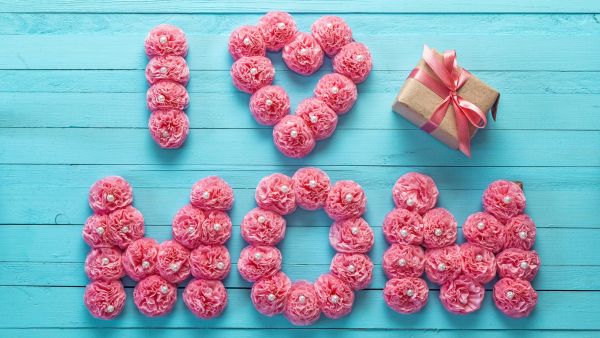 أجمل ما قيل عن الأم في عيد الأم