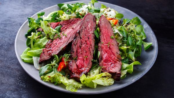 أسهل طريقة لعمل سلطة ستيك