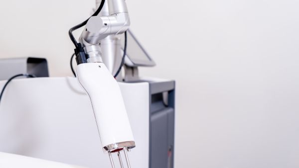 جهاز ديسكفري بيكو ليزر: أحدث تقنية لإزالة التصبغات وتحسين البشرة