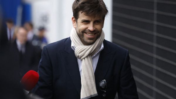 بيكيه يسخر من أربيلوا بعد بداية كارثية مع ريال مدريد