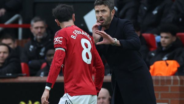 روني: كاريك أعطى جماهير يونايتد لمحة من عصر فيرغسون