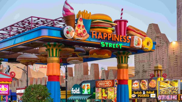 هل زرتم هذه الشوارع في القرية العالمية من قبل؟