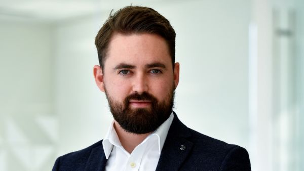 Oil Prices Remain Stable Near $60 Despite Geopolitical Noise