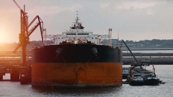 البيت الأبيض: الناقلة التي احتجزت في شمال الأطلسي اعتبرت "من دون جنسية"