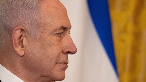 الرشاوى القطرية تهز ديوان رئيس الحكومة