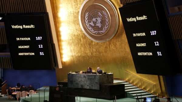 UN General Assembly backs Ukraine peace resolution 