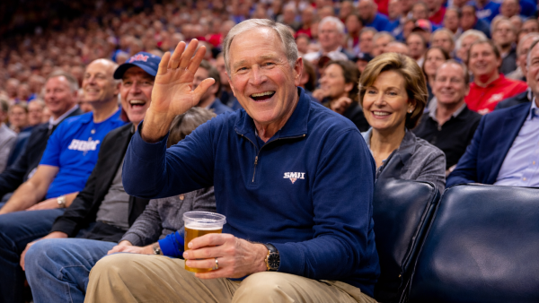  الرئيس الأمريكي الأسبق جورج دبليو بوش