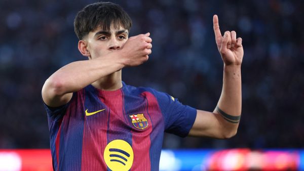 مارك برنال يسجل هدفه الأول مع برشلونة