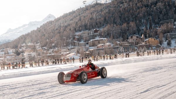 نجاح لافت لعلامة مازيراتي في مسابقة ذا آيس سانت موريتز 2026 لأناقة السيارات