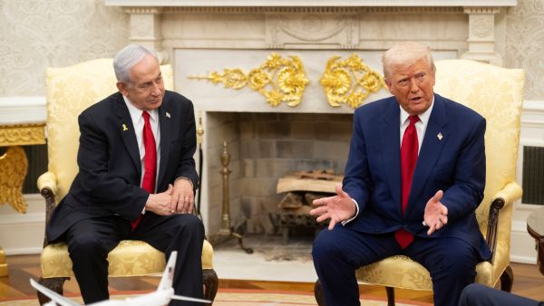 الرئيس الأمريكي دونالد ترامب ورئيس الوزراء الإسرائيلي بنيامين نتنياهو