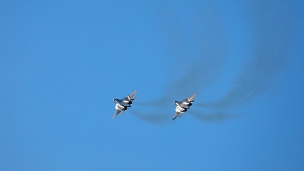 تفسير رؤية الطائرة الحربية تقصف في المنام