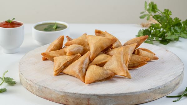 هل السمبوسة مضرة أم صحية؟