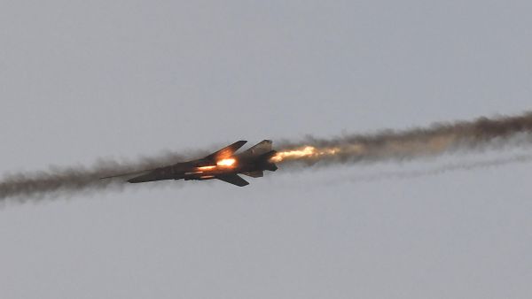 Video: Iran shots down F-15 fighter Jet 