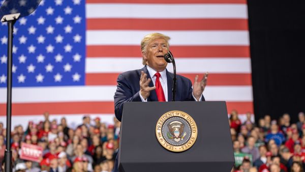 مقطع أرشيفي يتقاطع مع تقارير أميركية حديثة عن خطط للسيطرة على منشآت استراتيجية إيرانية