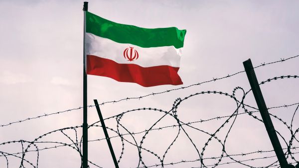 إيران تعتقل 466 شخصًا