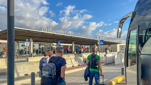 بافوس، قبرص، 19 أكتوبر 2024: مطار بافوس الدولي، قبرص