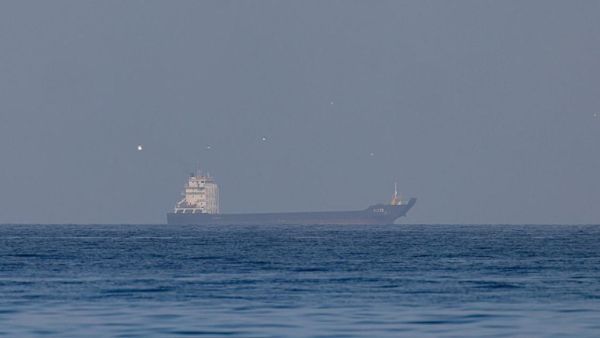 سفن في مضيق هرمز