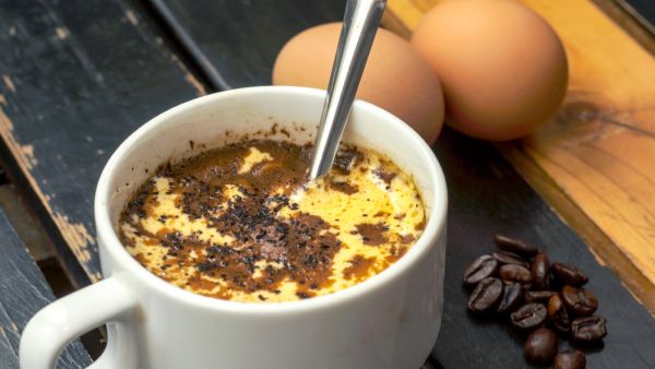 قهوة البيض الفيتنامية… مشروب غريب يشعل السوشيال ميديا