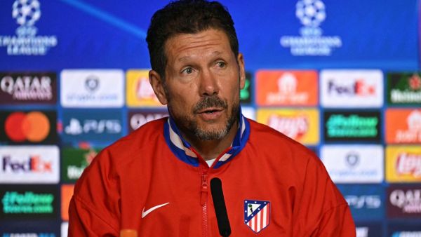 سيميوني: تركيزي على الفريق لا على التحكيم