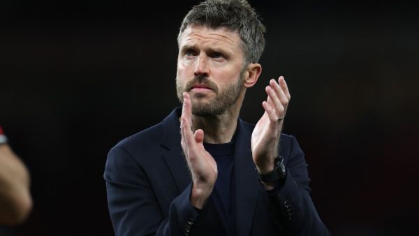 مانشستر يونايتد يدرس تثبيت كاريك بعد سلسلة نتائج قوية