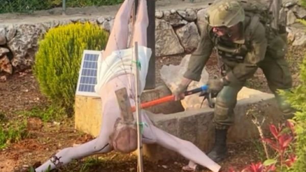 إسرائيل تواجه تداعيات تحطيم تمثال المسيح