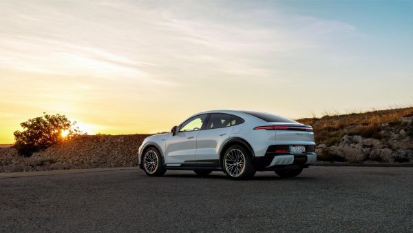 Inspired by an icon: the new Cayenne Coupé Electric