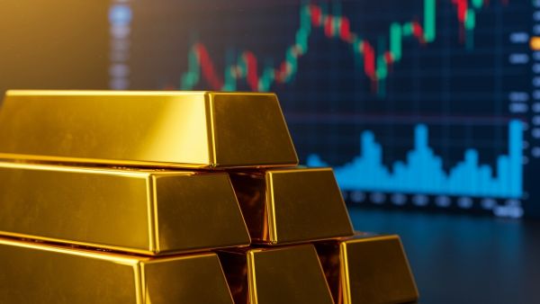 هدوء حذر في أسواق الذهب مع انتظار قرار الفائدة