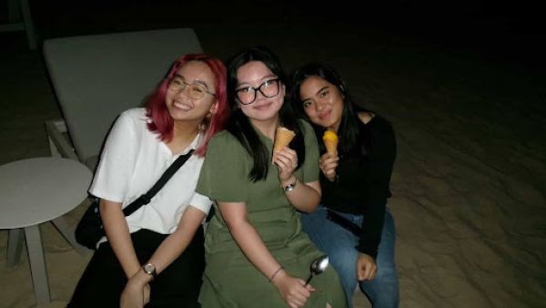 أعضاء هيئة التدريس والطلاب يبثون الطمأنينة ويقدمون الدعم المتبادل مع اضطرابات السفر والدراسة والحياة اليومية بسبب الحرب.