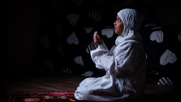 تفسير حلم ثوب الصلاة للمتزوجة لابن سيرين