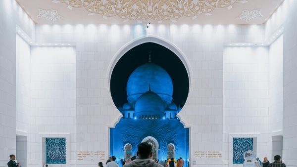 تفسير حلم دخول المسجد دون صلاة للمتزوجة
