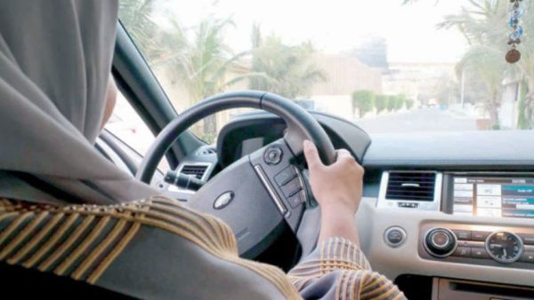 تفسير حلم قيادة السيارة مع شخص أعرفه