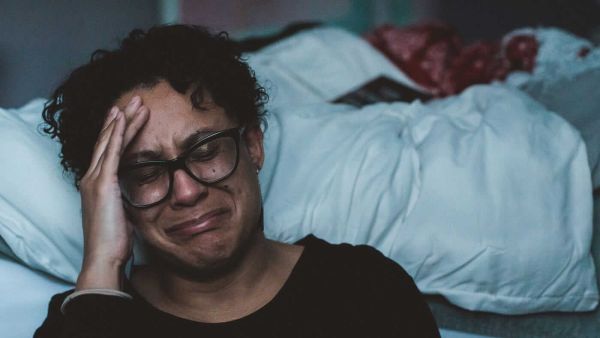 حلمت أن ابي مات وهو ميت وبكيت عليه بكاء شديد