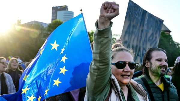 EU 