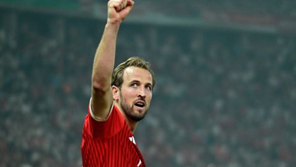 بايرن ميونخ يرد على شائعات رحيل كين إلى برشلونة