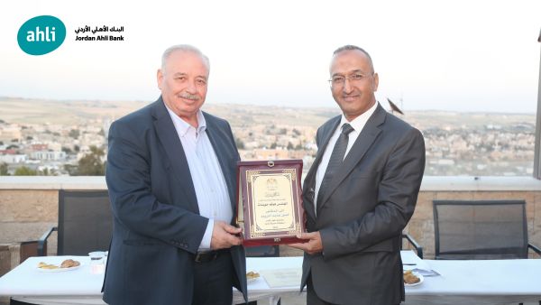 Jordan Ahli Bank Presents ‘The Coinage of Madaba in the Jordan Ahli Bank Numismatics Museum’ to Greater Madaba Municipality