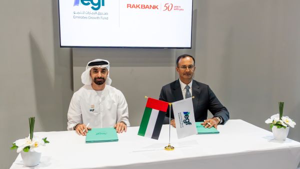 راك بنك وصندوق الإمارات للنمو يوقعان مذكرة تفاهم استراتيجية خلال معرض اصنع في الإمارات لتسريع نمو الشركات الصغيرة والمتوسطة