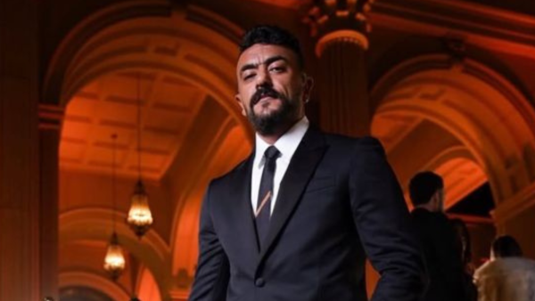 "أوعى!".. رد فعل معجبة يفاجئ أحمد العوضي..تفاصيل