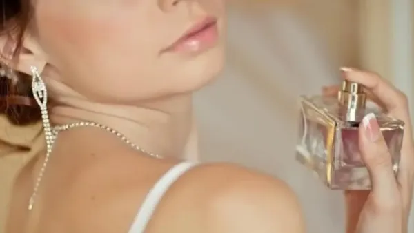 العطر في المنام